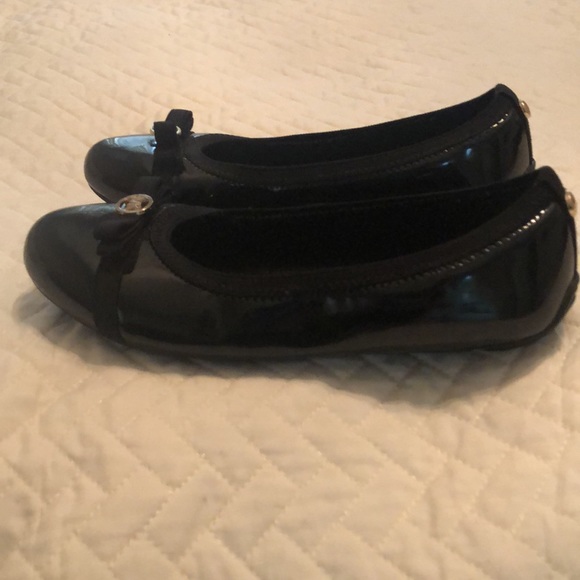 Michael Kors Rover Lux Black patent girls flats, size 2 - Picture 2 of 6